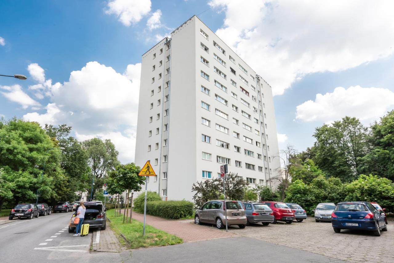 Uniwersytet Medyczny Park Studio Варшава Экстерьер фото